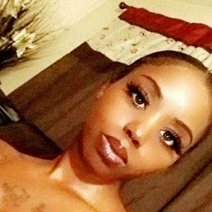 Meet your Posher, Valeria